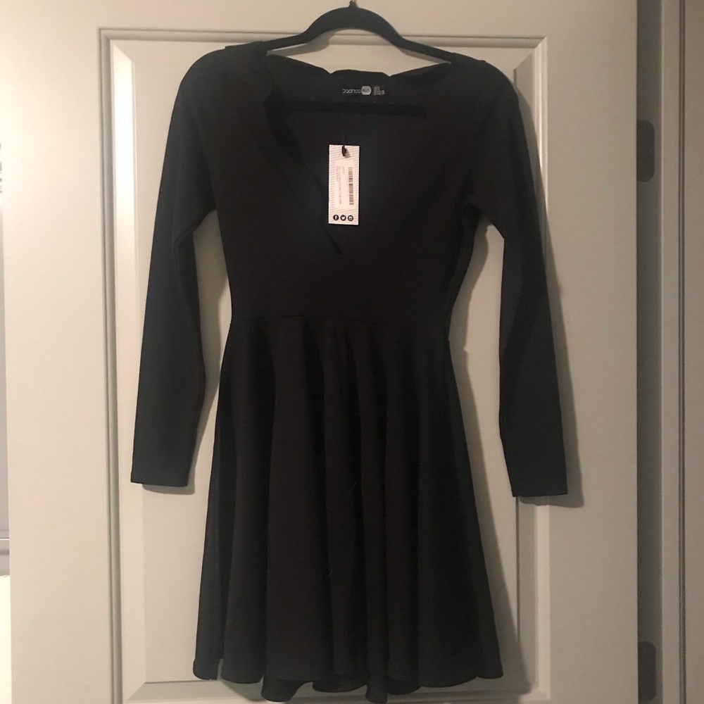 Black boohoo dress